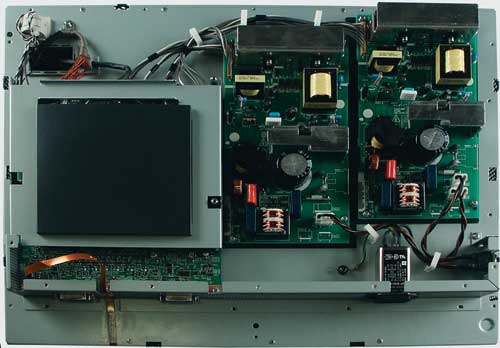 Задняя панель монитора с двумя блоками питания