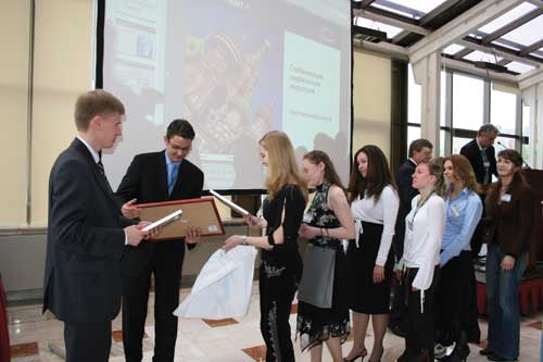 Награждение дипломами студентов МГУ