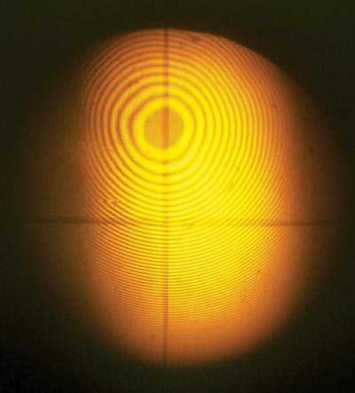 Рис. 2. Снимок колец Ньютона (автор Winnie Summer)