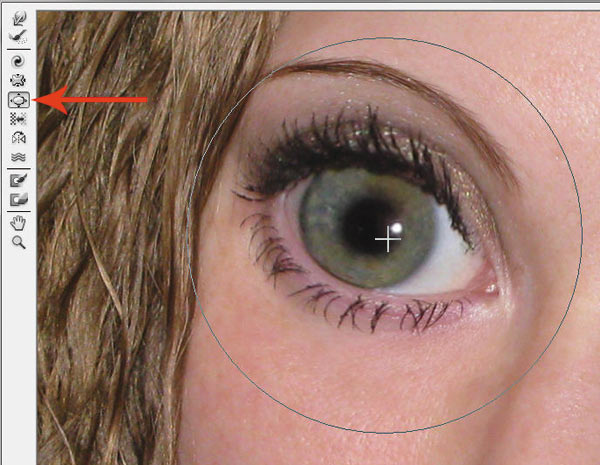 Рис. 19. Применение инструмента Вздутие для увеличения глаз